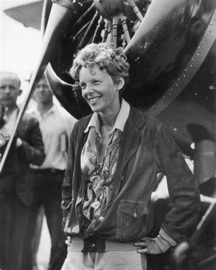 Amelia Earhart Biography