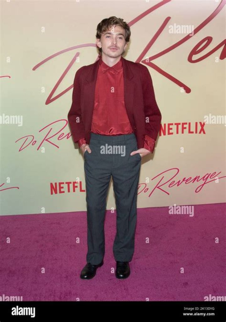 Austin Abrams in Do Revenge Austin Abrams in Do Revenge